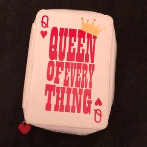 Queen of hearts Disney clutch/purse